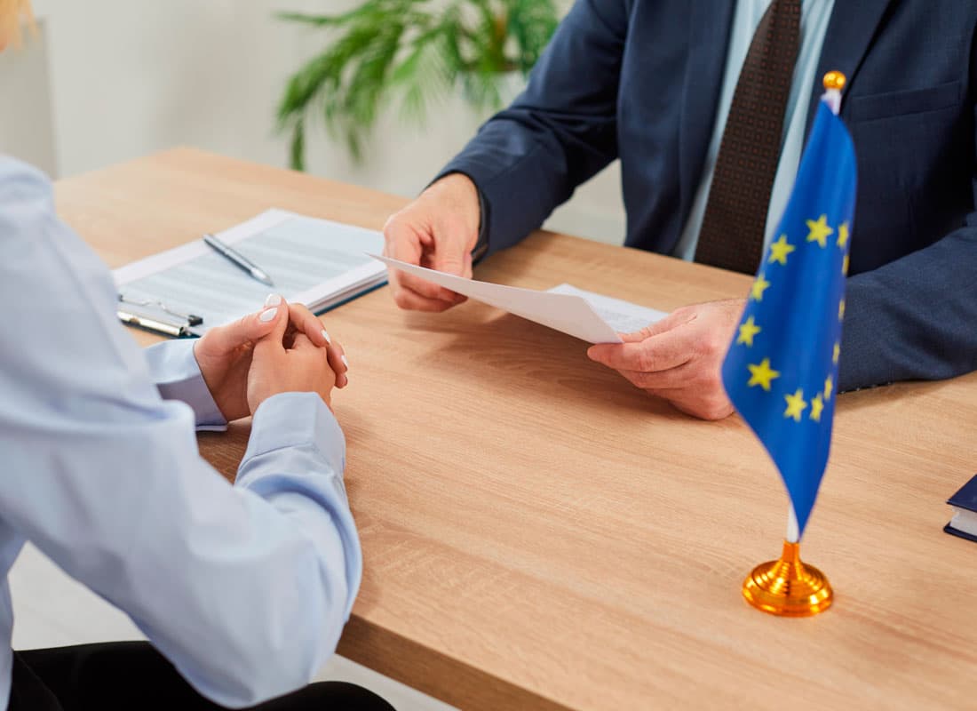 Abogados para servicios administrativos en Ribeira